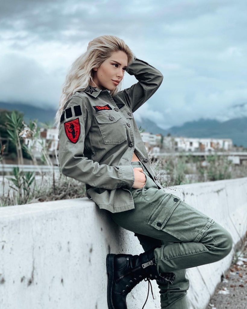 “Nuk na eci!” Si duket Fjoralba Ponarit disa plane nuk i shkuan si duhet këtë vit!