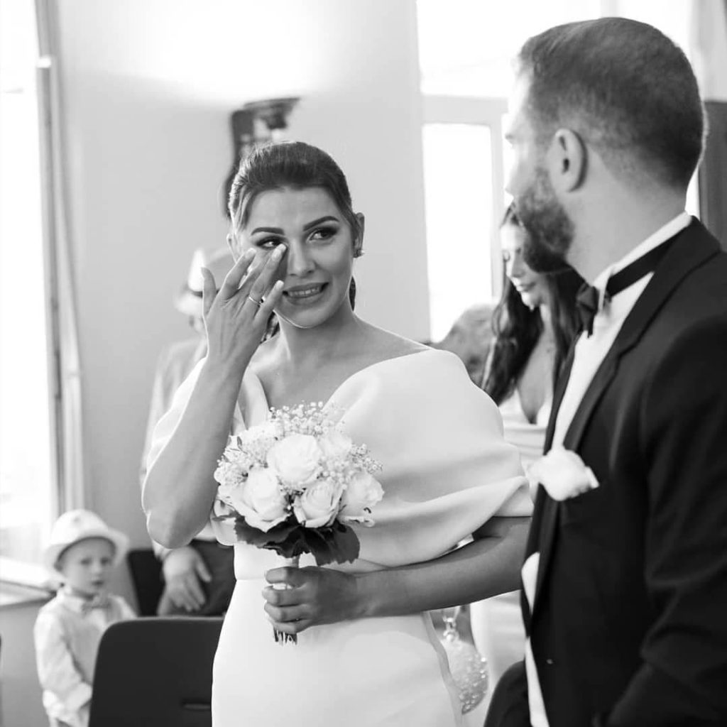 Këtë detaj e mbajti të fshehtë? Thuhet se ish-banorja e Big Brother që bëri publike martesën është shtatzënë