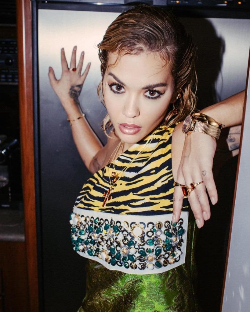 “Më mungon shumë kjo kohë”, Rita Ora bëhet nostalgjike për ditët e shkuara dhe me siguri të gjithë do e kuptoni