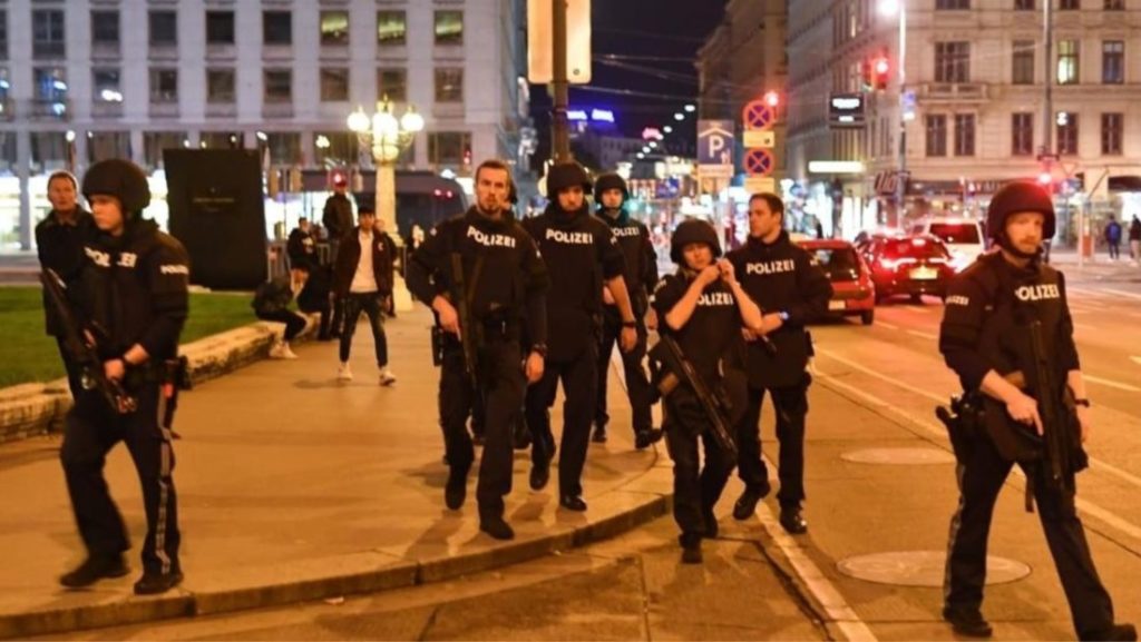 Sulmi në Vjenë/ ISIS merr përgjegjësinë për aktin terrorist ku u vranë 4 persona