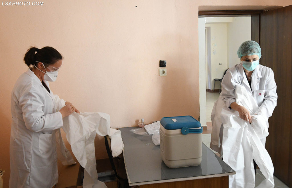 Skandalet me tamponët nuk kanë fund/ 250 persona akoma nuk kanë marrë përgjigjen vetëm në Gjirokastër