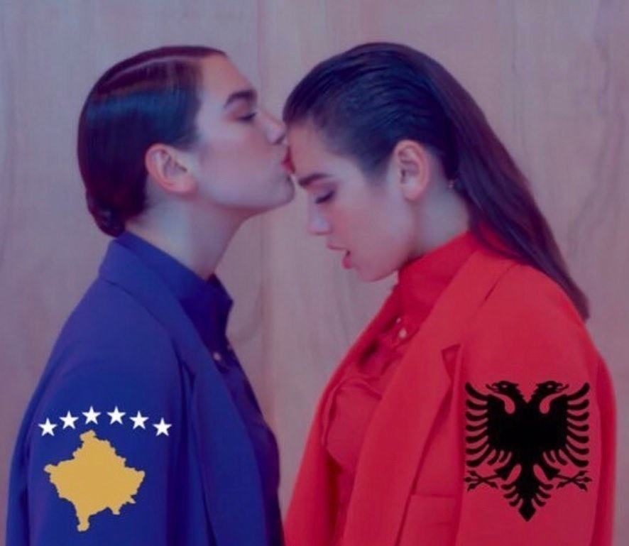 Jo për të gjithë ka virus! Maturantët dhe shkollat fillore vijojnë mësimin në shkollë, platformat online dështojnë me sukses!