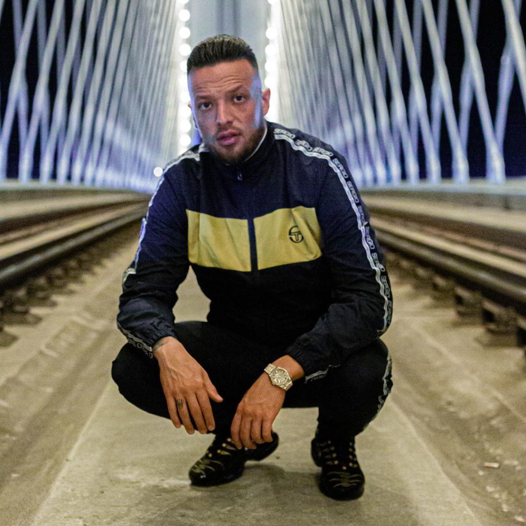 Humbja e babait i dha një tjetër rrjedhë jetës së tij, Azet na copëtoi zemrat me postimet e fundit!