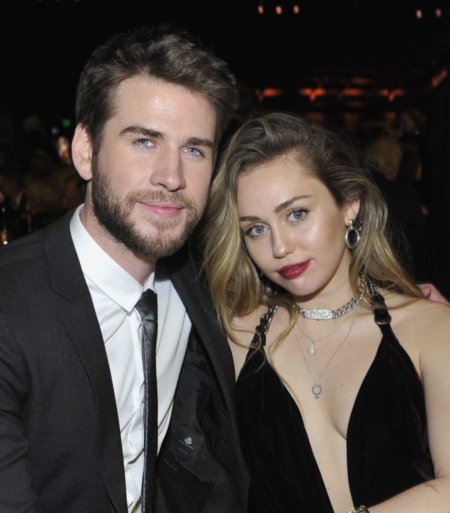 “Mendova se do isha me ty deri në vdekje”! Fansat janë të bindur se Miley Cyrus ia dedikon këngën e fundit Liam Hemsworth
