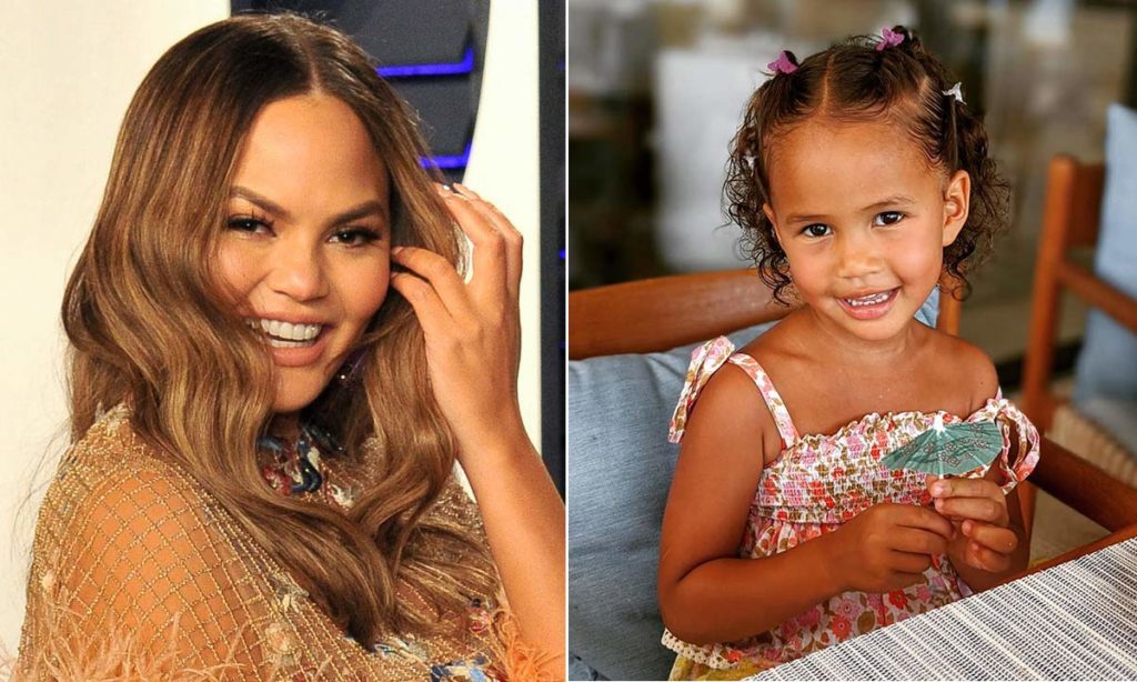 Chrissy Teigen publikon videon emocionuese, vogëlushja e saj kujdeset për kujtimin e vëllait të humbur