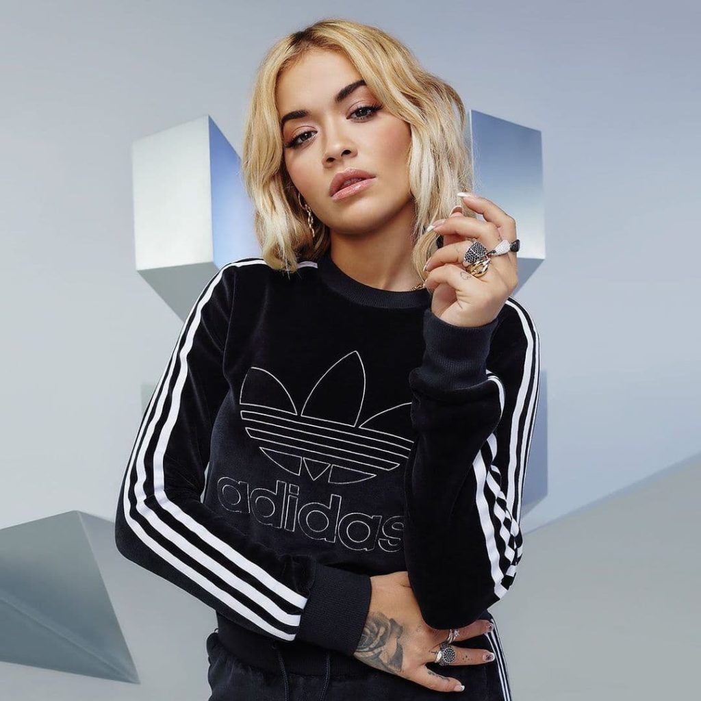 “Nuk kam pasur jetë normale”, Rita Ora rrëfehet pa doreza për eksperiencën e saj më të vështirë