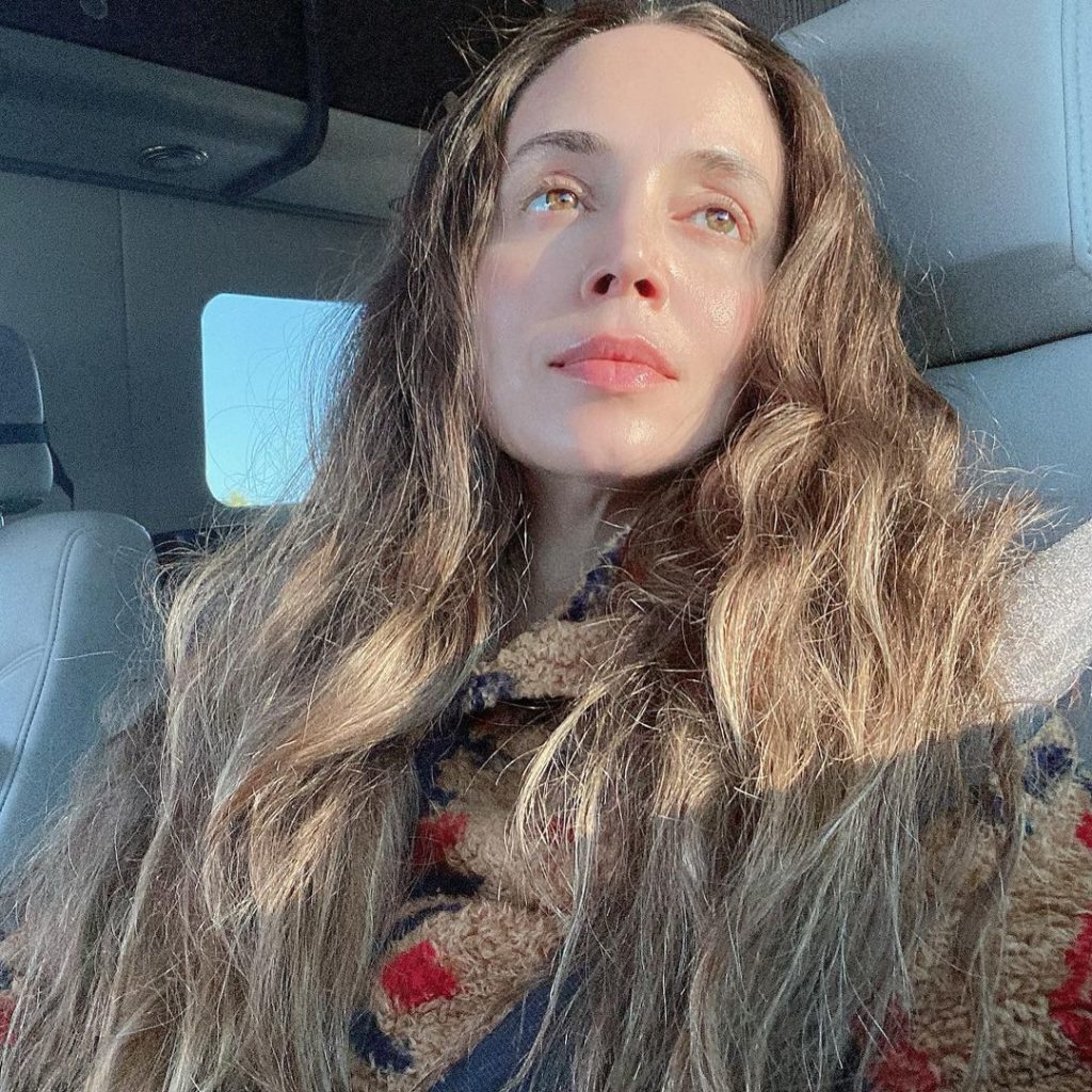 E gjeni dot sa vjeç mbush sot Eliza Dushku?