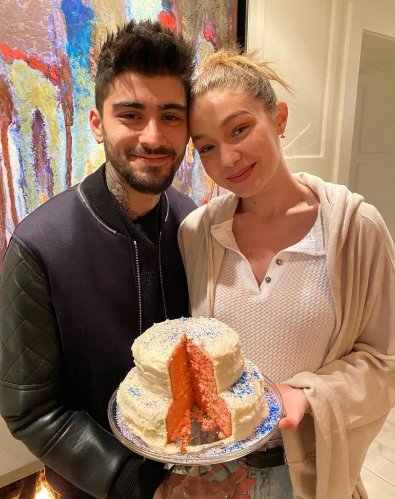 Në mënyrën më origjinale: Ja si e mësuan Zayn dhe Gigi gjininë e fëmijës së tyre të parë!