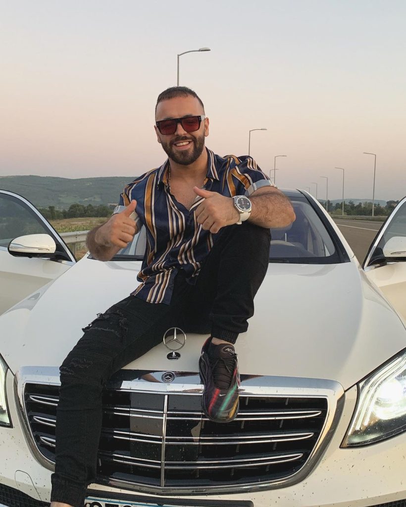 Na vjen keq goca, por ky reper i mirënjohur nuk është më beqar!