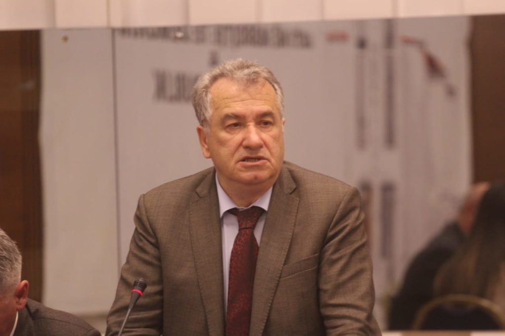 “Ka armiq që duan t’ju bëjnë keq”, kompozitori i njohur shqiptar kërcënohet me jetë