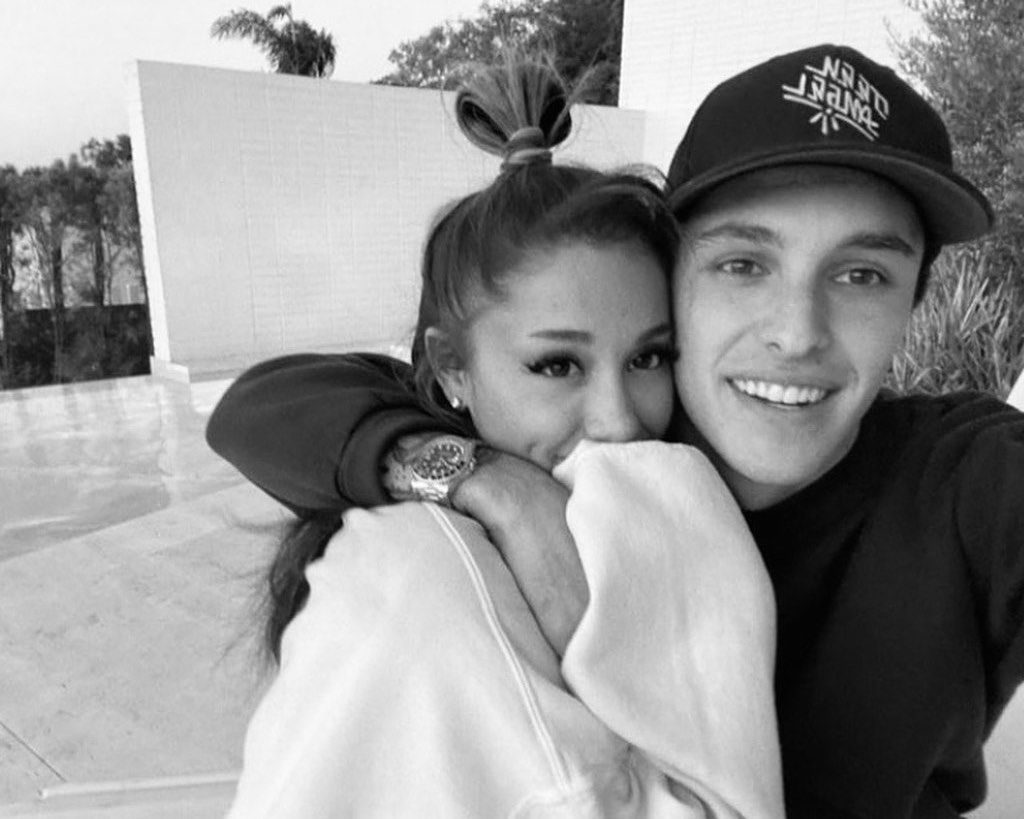 Shumë shpejt do të martohet, por si e mori Ariana Grande vendimin të zyrtarizonte lidhjen me Dalton Gomez?
