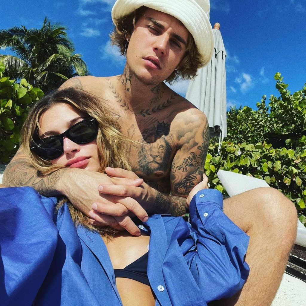 Nëpërmjet një fotoje kaq të ëmbël, Hailey tregon momentin e parë kur e kuptoi se është dashuruar me Justin!
