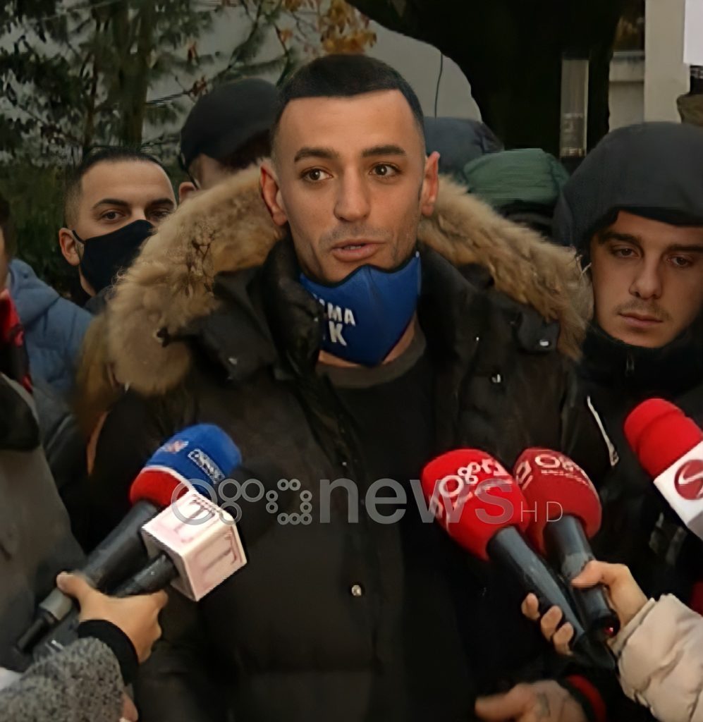 “Do jem aty si fantazëm!” Stresi nuk ndalet, nga arratia lajmëron se do marrë sërish pjesë në protestë por kërkon ndihmën e qytetarëve!
