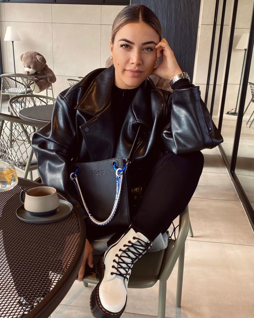 “Vetëm lopa pjell! S’e kuptoj pse u lodhët më shumë se unë!” Sara Hoxha reagon pas komenteve ofenduese të marra gjatë shtatzënisë!
