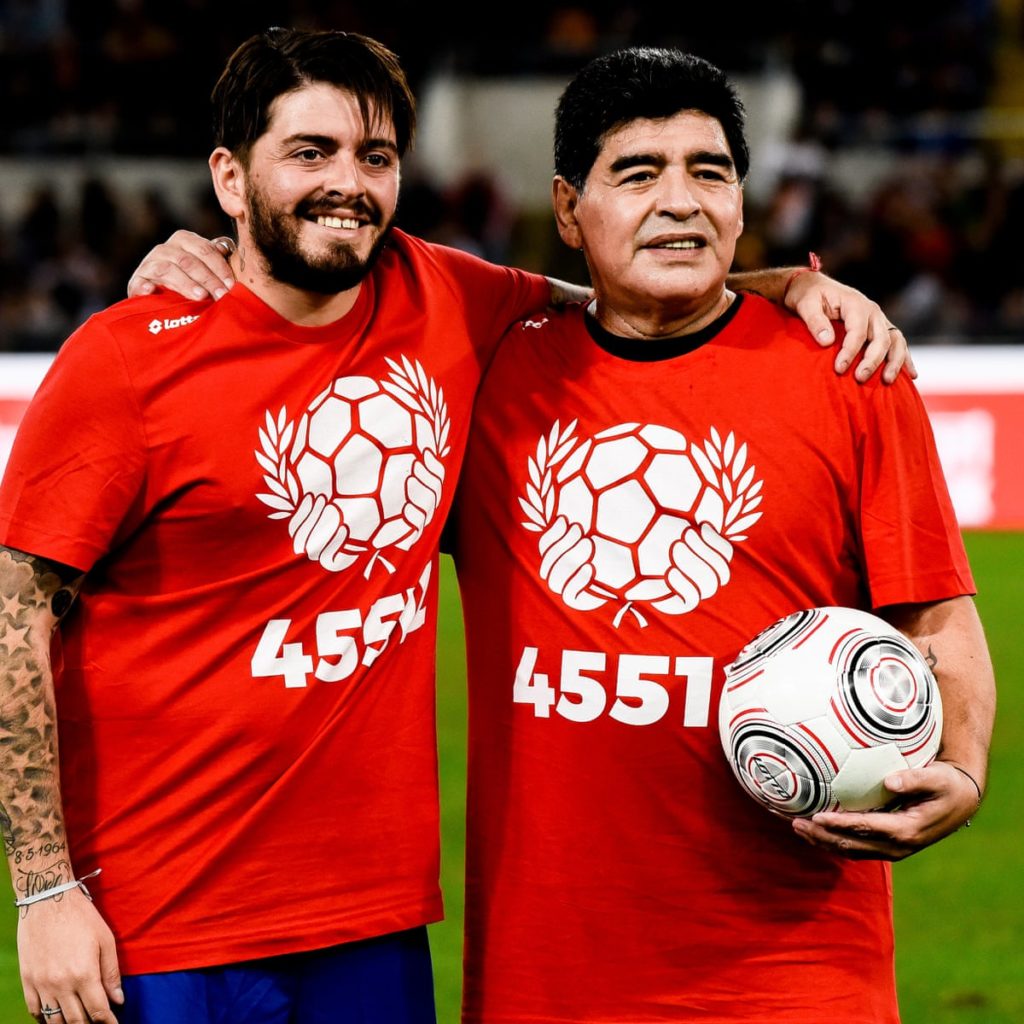 Një vit pa legjendën e futbollit Diego Maradona, djali e kujton me fjalët emocionuese