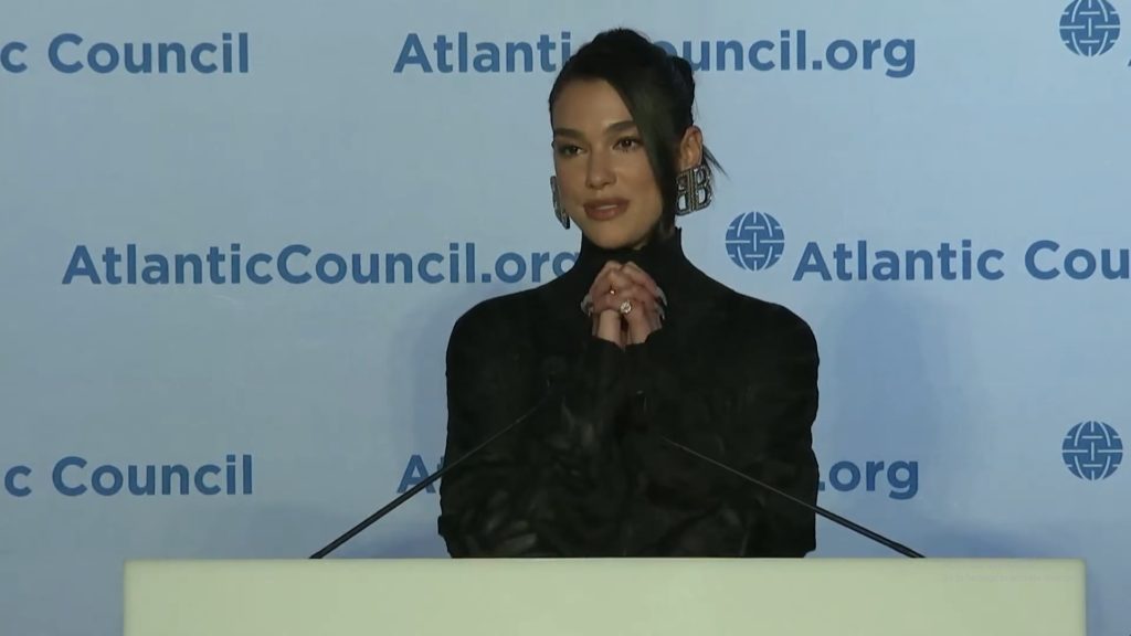 Dua Lipa një “diplomate”, i kërkon presidentes së KE-së liberalizimin e vizave për Kosovën