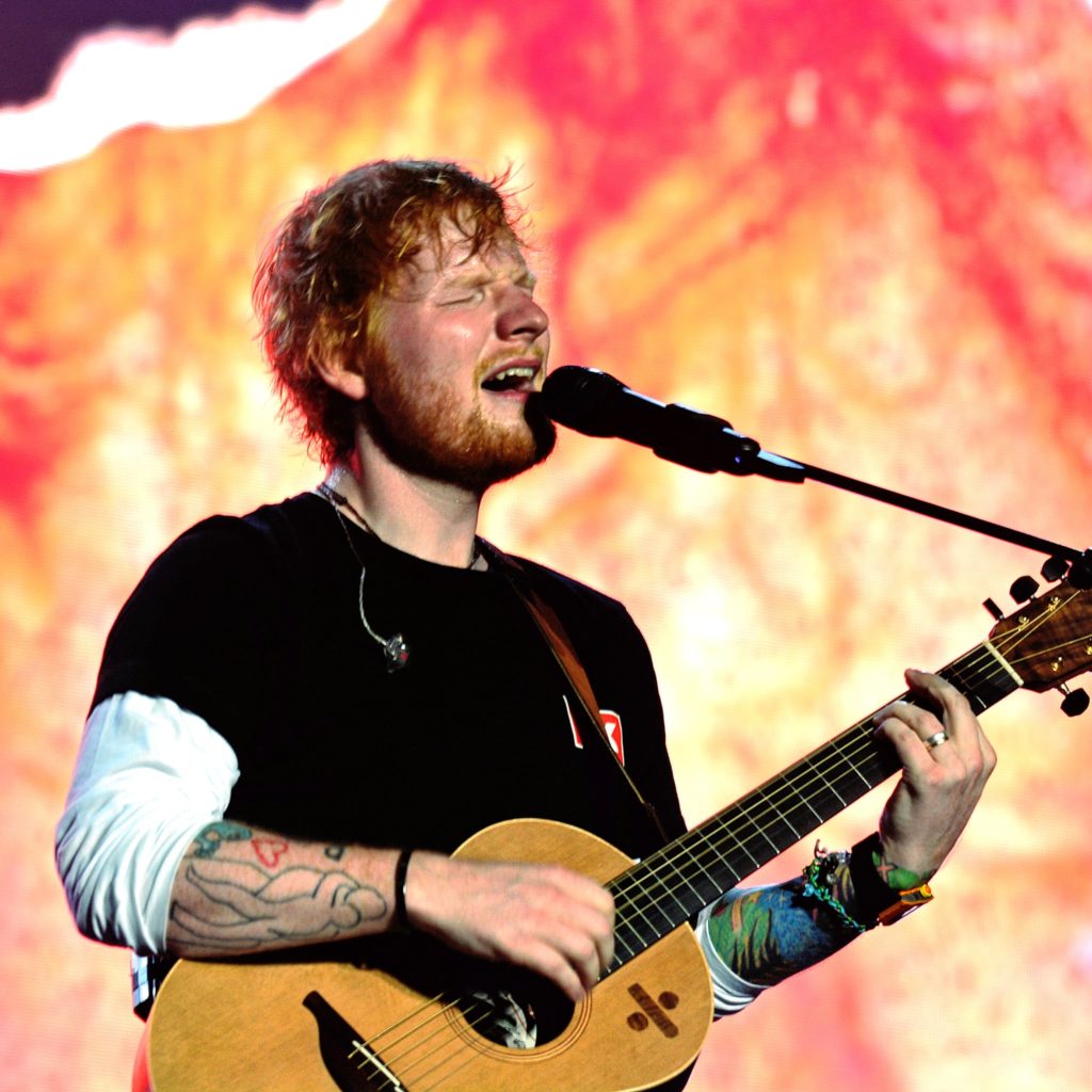 “Shumë duan që unë të dështoj”, Ed Sheeran tregon tre miqtë e vetëm që ka në muzikë