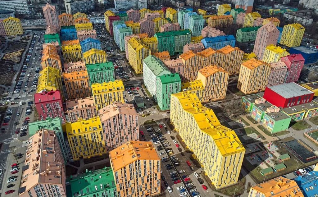 Një qytet i ndërtuar me LEGO? Në Ukrainë “heqin dorë” nga arkitektura gri