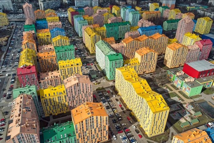 Një qytet i ndërtuar me LEGO? Në Ukrainë “heqin dorë” nga arkitektura gri