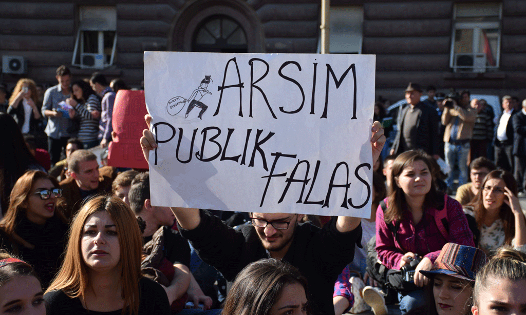 17 nëntori: Dita Ndërkombëtare e Studentëve dhe studentët në Shqipëri