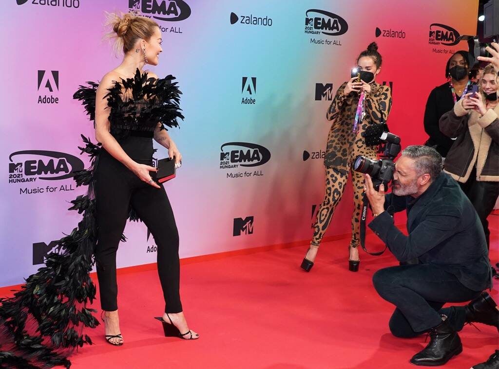 Sa vajzë me fat Rita Ora! I dashuri i saj bën gjestin e bukur në tapetin e kuq