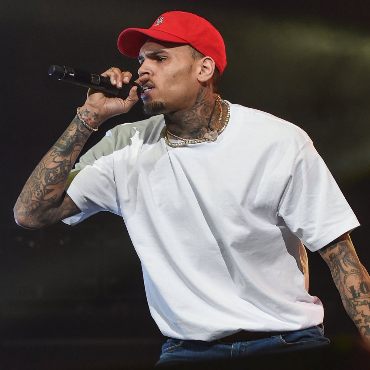 Sërish në telashe! Këngëtari i njohur Chris Brown akuzohet për përdhunim