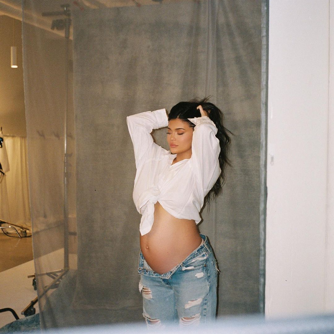 Detaje të reja që tregojnë se Kylie mund ta ketë lindur fëmijën e saj të dytë!