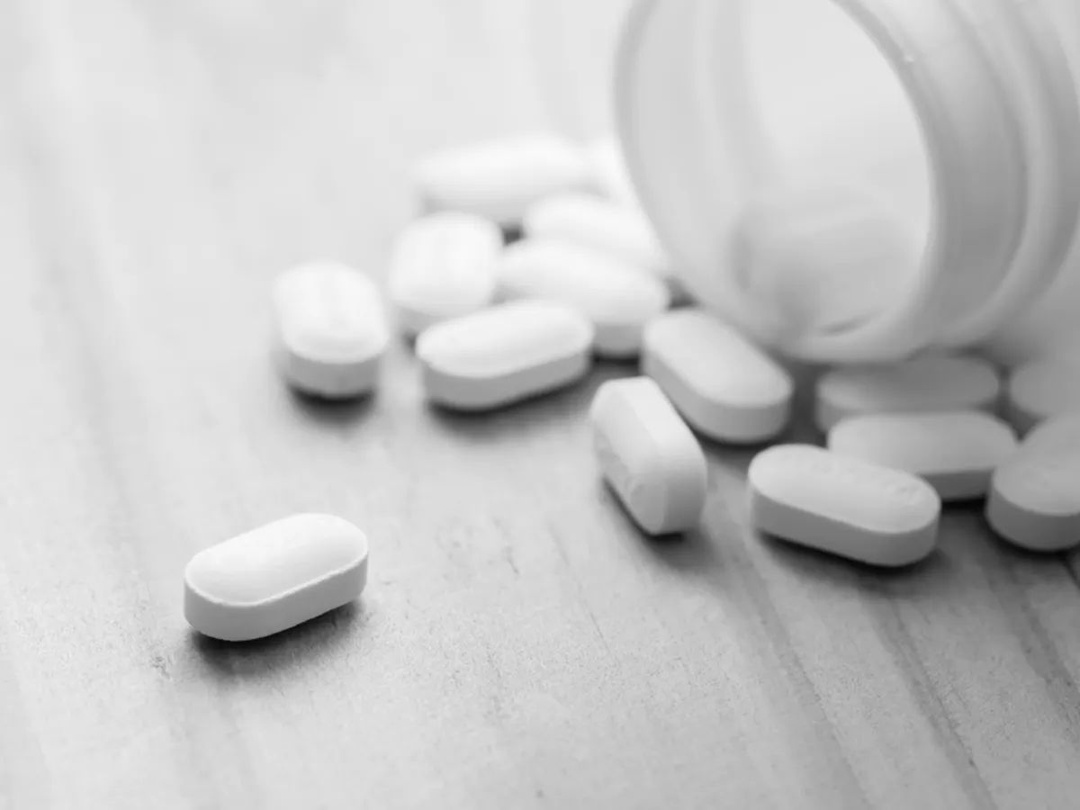 Mjekët paralajmërojnë: Shmangni përdorimin e tepërt të paracetamolit