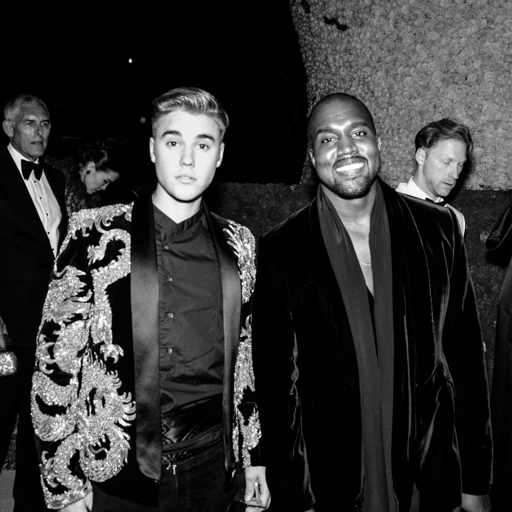 “Supozohet të jesh miku im”, Kanye West i vërsulet Hailey-t dhe ka një thirrje për Justin Bieber