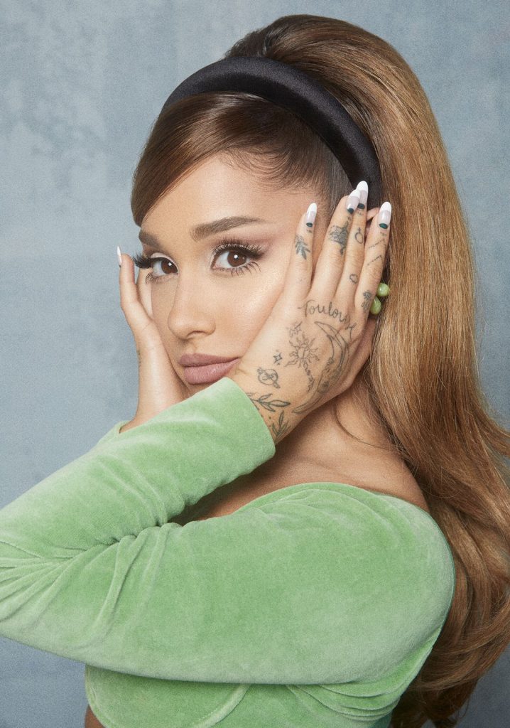 Ariana Grande bën ndryshimin në ‘look’ dhe duket kaq super!