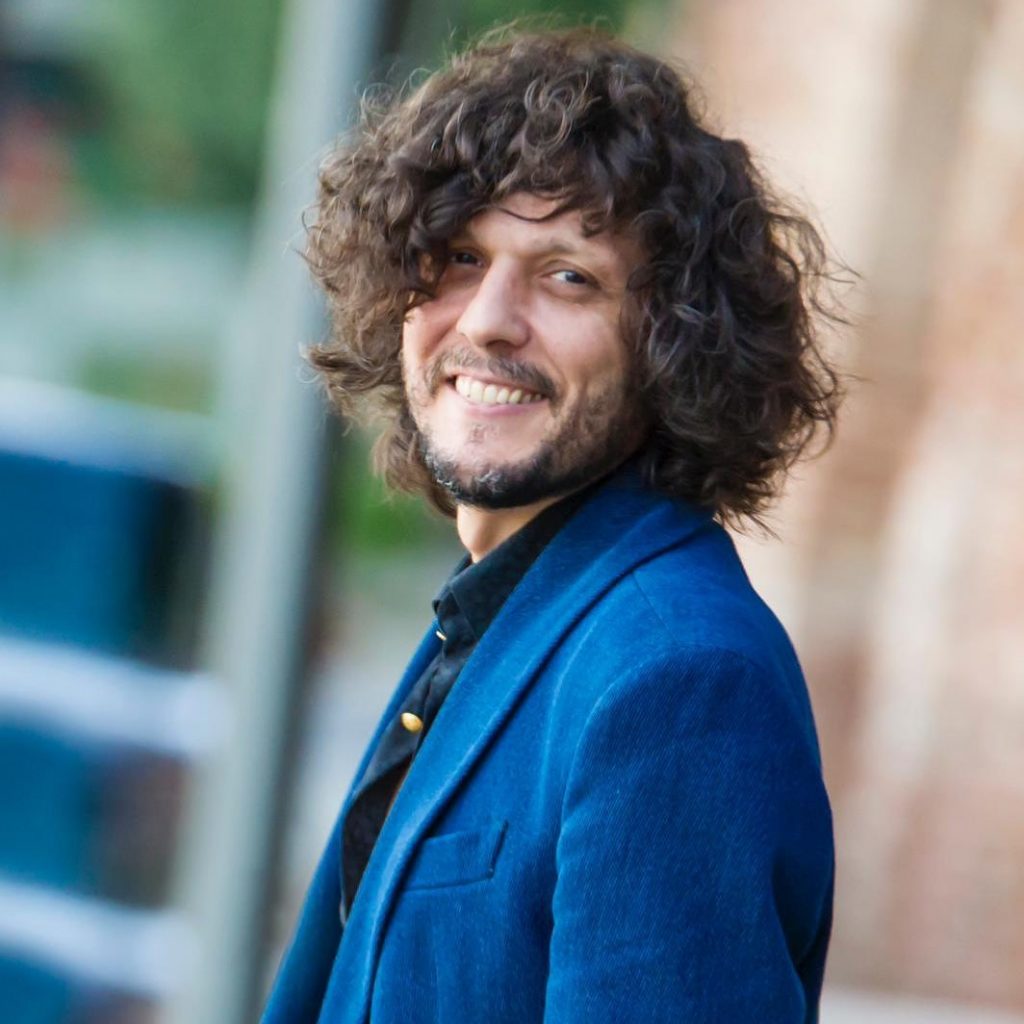 Ermal Meta rikthehet në vendin e tij me një libër për historinë e shqiptarëve: Ja pse është shkruar italisht