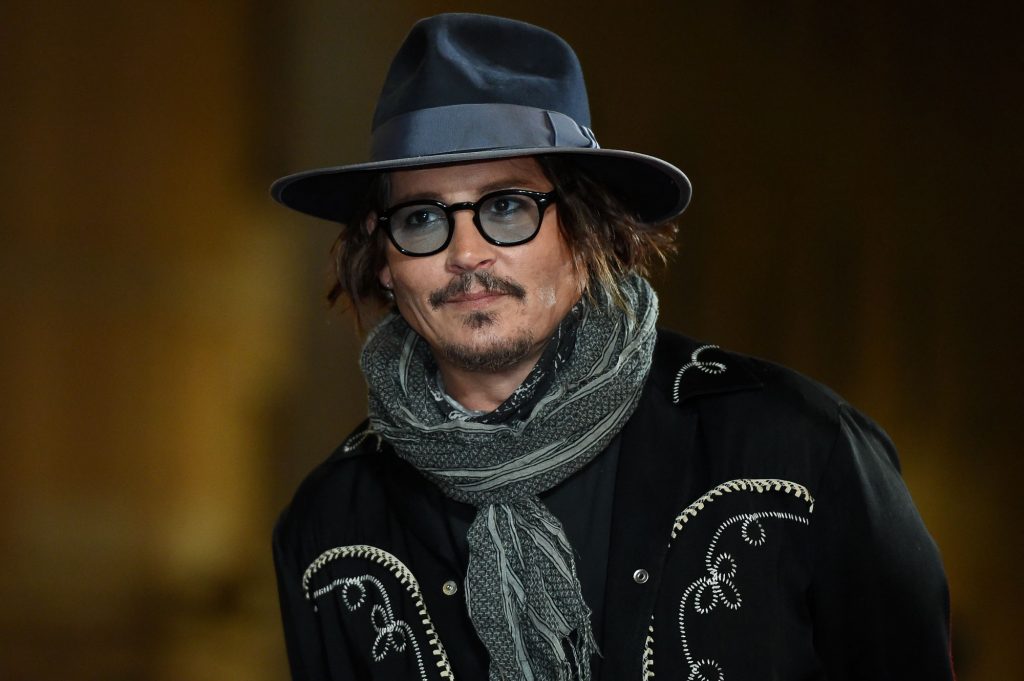 Johnny Depp nuk njihet në fotot e fundit, aktori shfaqet me ndryshimin drastik në pamje