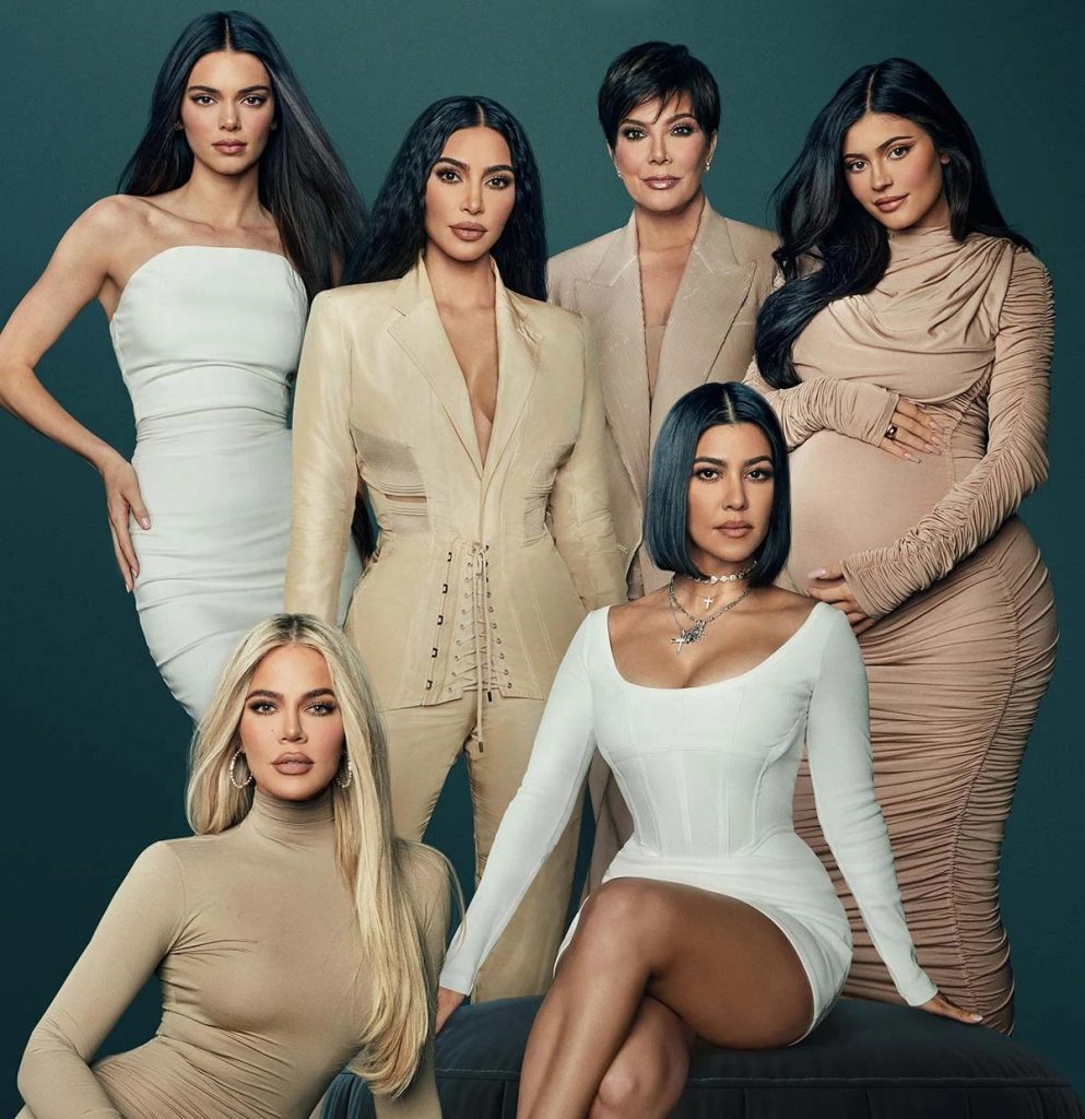Prezantuesja e njohur shpërthen ndaj Kim Kardashian dhe familjes së saj: E neveritshme kur shoh gjoksin dhe të pasmet e saj kudo