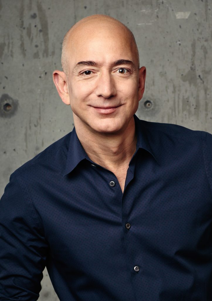 Miliarderi Jeff Bezos “heq dorë” nga pjesa më e madhe e pasurisë së tij, kjo është arsyeja