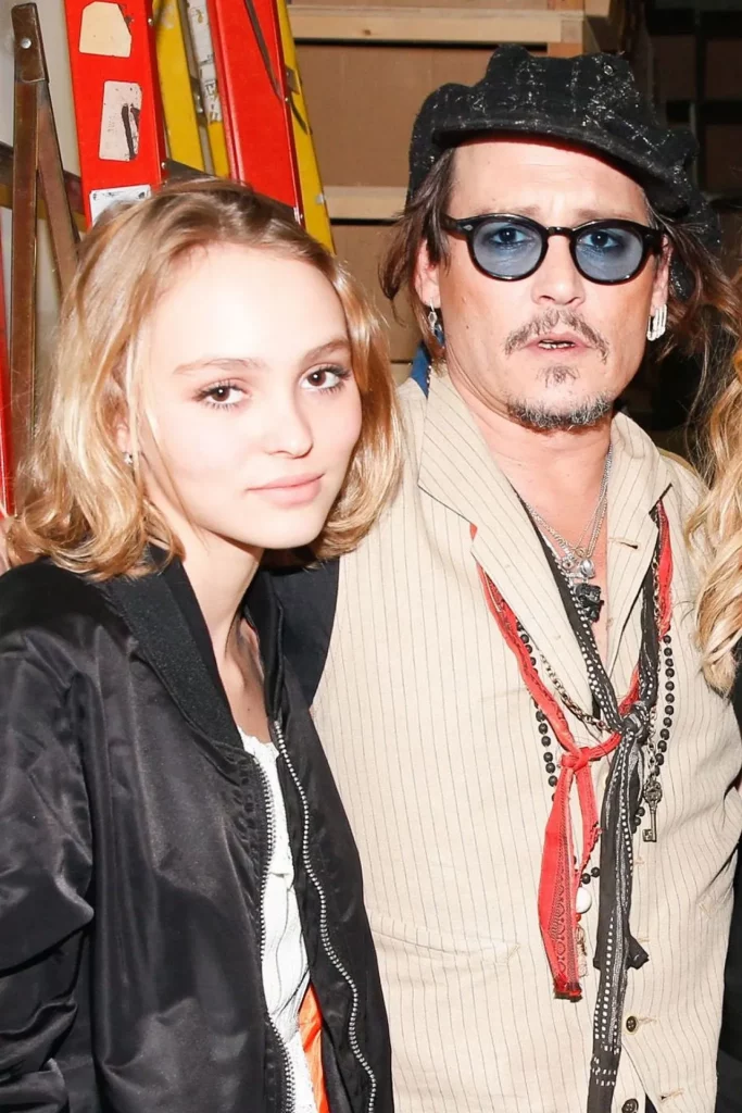 Nuk bëri asnjë reagim për gjyqin e Johnny Depp kundër Amber Heard, vajza e aktorit zbulon arsyen
