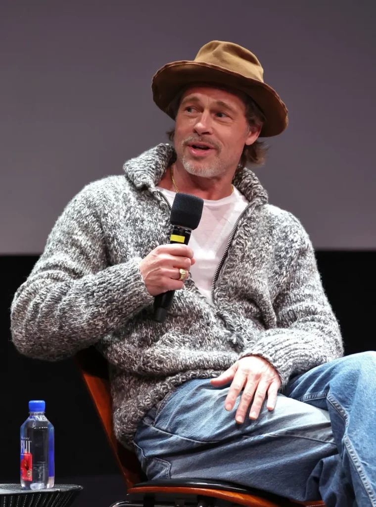 Brad Pitt “më i lumtur se kurrë” me të dashurën e re