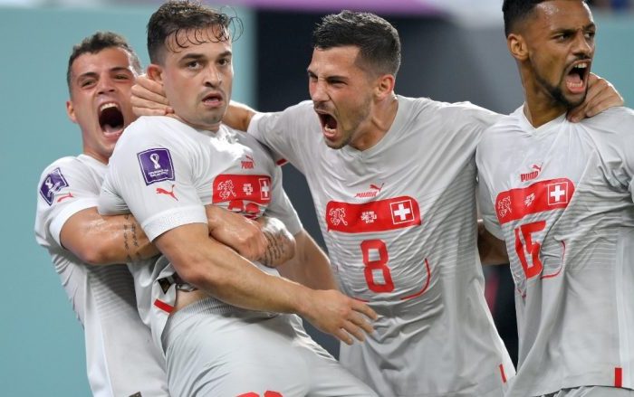 Tensione, provokime dhe gola, Zvicra e Xhakës dhe Shaqirit mposht Serbinë