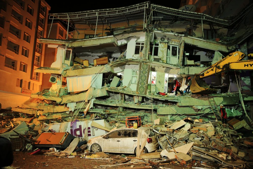 Dy javë nga tërmeti shkatërrues, shkundet sërish Turqia, tronditen qytetarët