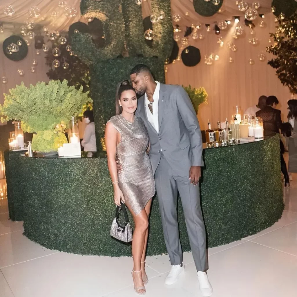 Khloé Kardashian ka një ‘mesazh’ për Tristan Thompson në ditëlindjen e tij