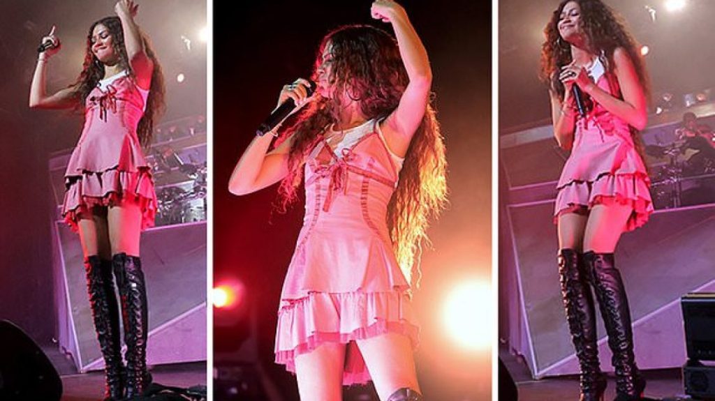 Pas shumë vitesh mungesë! Zendaya rikthehet me një performancë në “Coachella”
