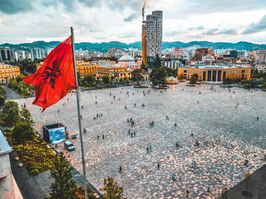 As në punë dhe as në kërkim të saj! Tirana ka shkallën më të lartë të dembelizmit