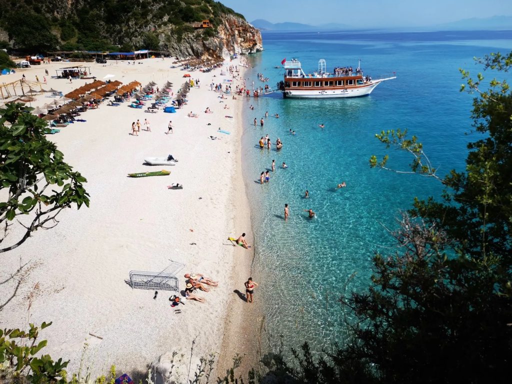 Media e njohur botërore këshillon turistët: Shqipërinë duhet ta vizitoni këtë verë