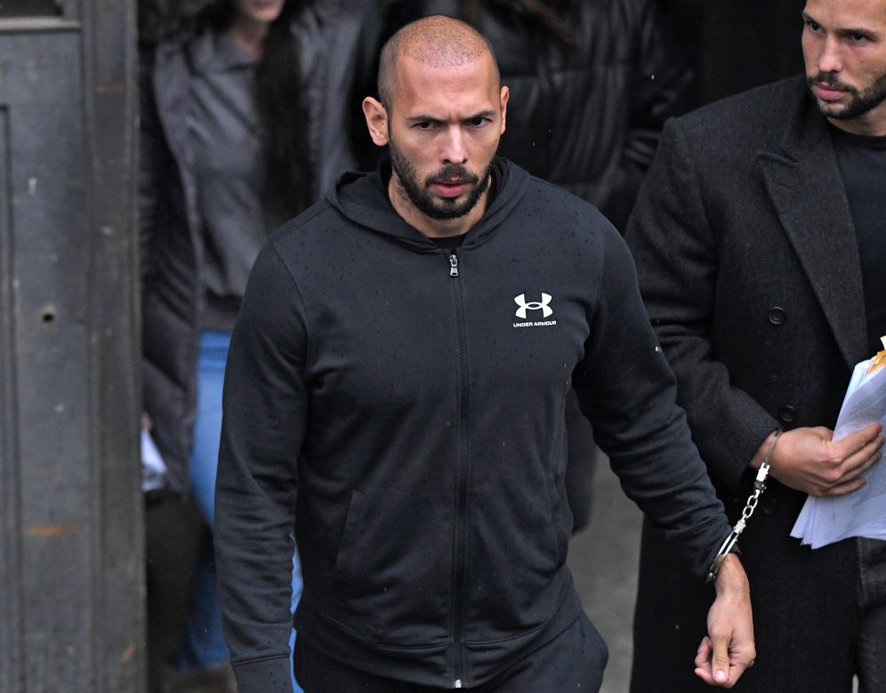 Nga burgu në arrest shtëpie, Andrew Tate reagon për herë të parë!