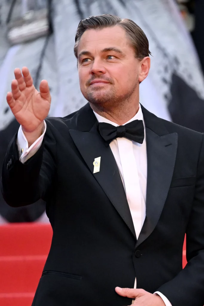 Shumë vite më e re, DiCaprio fotografohet më një tjetër bukuroshe në brigjet e Italisë