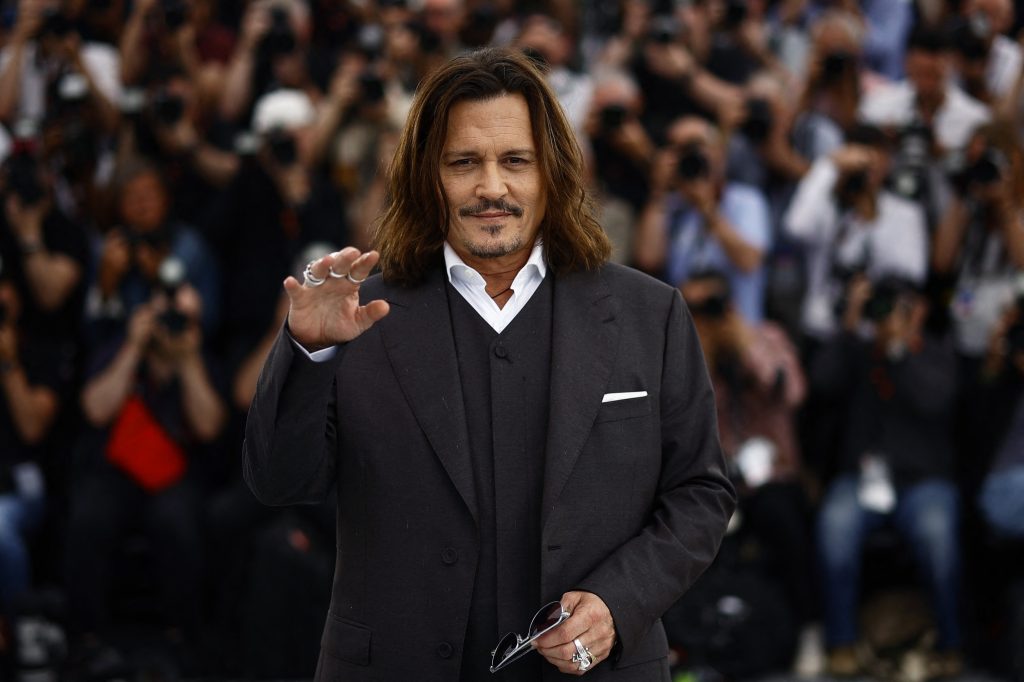 Njerëzit papritur “u neveritën” nga dhëmbët e Johnny Depp