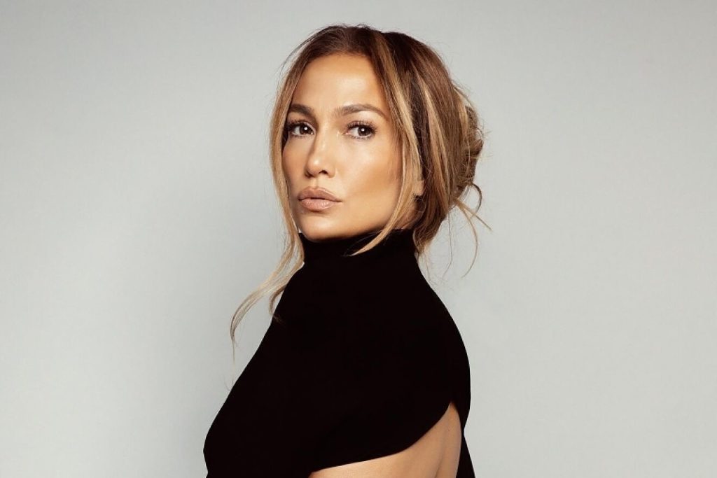 Jennifer Lopez tregon si është si nënë: Unë jam polici i keq