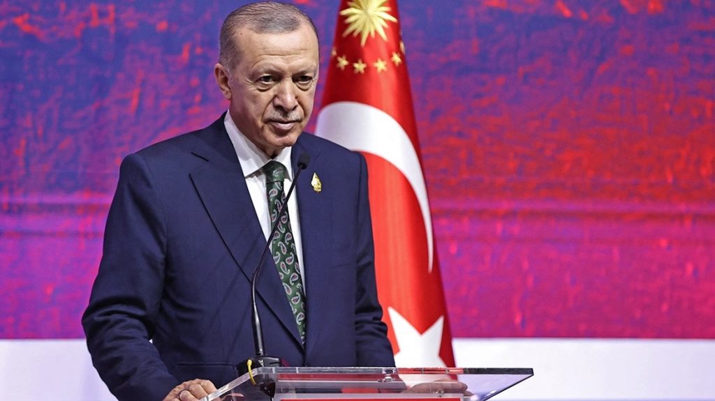 “Bye, bye Kemal”! Erdogan fiton zgjedhjet presidenciale në Turqi