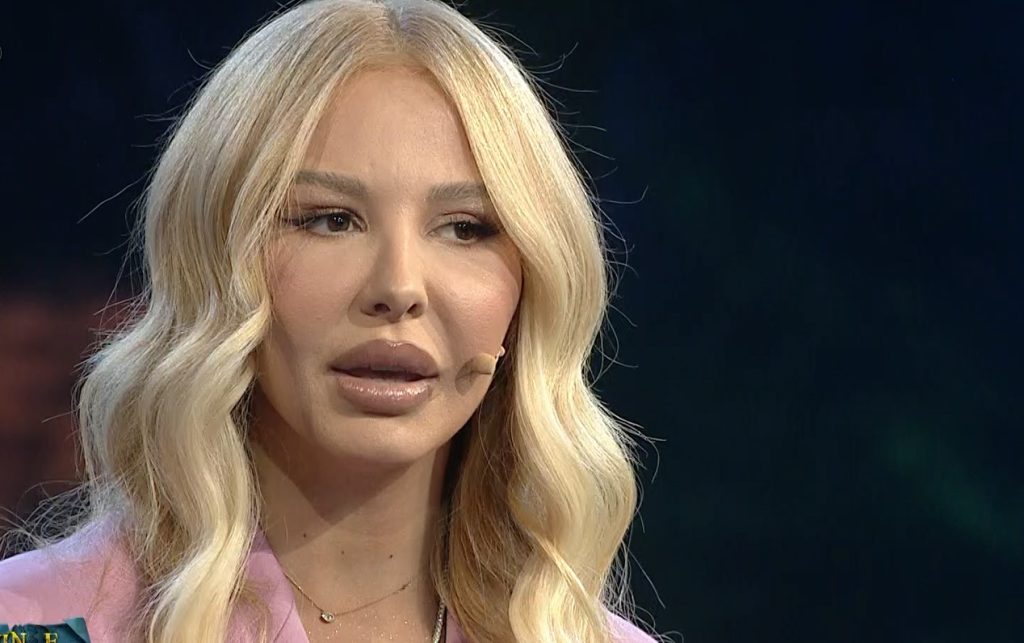 Mes djalit dhe vajzës, Aurela Hoxha e ka një fëmijë të preferuar