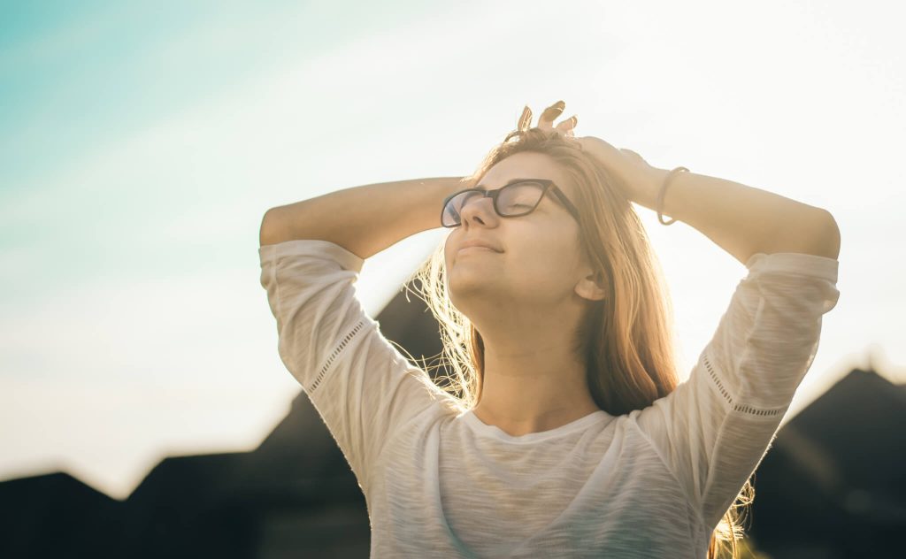 Studiuesi i psikologjisë shpjegon se si mund të arrijmë lumturinë