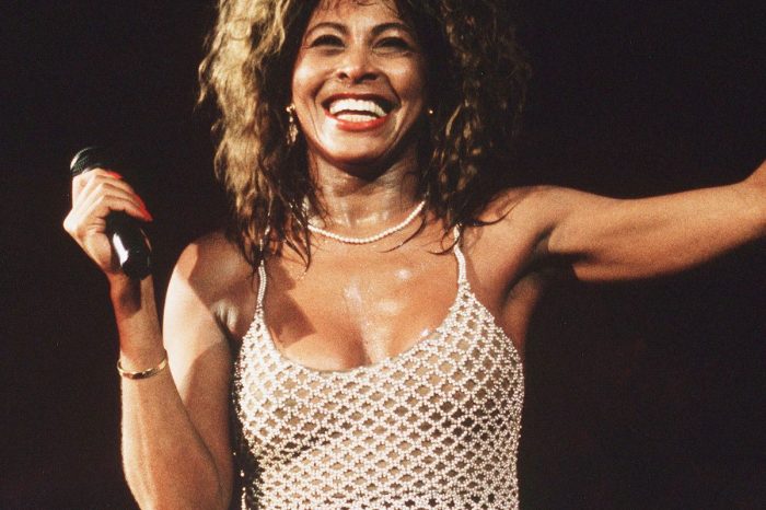 Tina Turner thyen rekorde një ditë pas vdekjes së saj